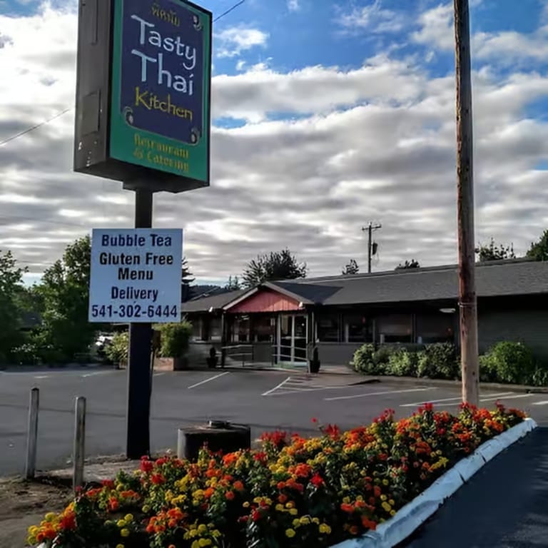 Fresh Thai Flavors, Served with Heart